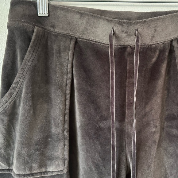 House of Harlow 1960 Velour Joggers Pants - Picture 13 of 13